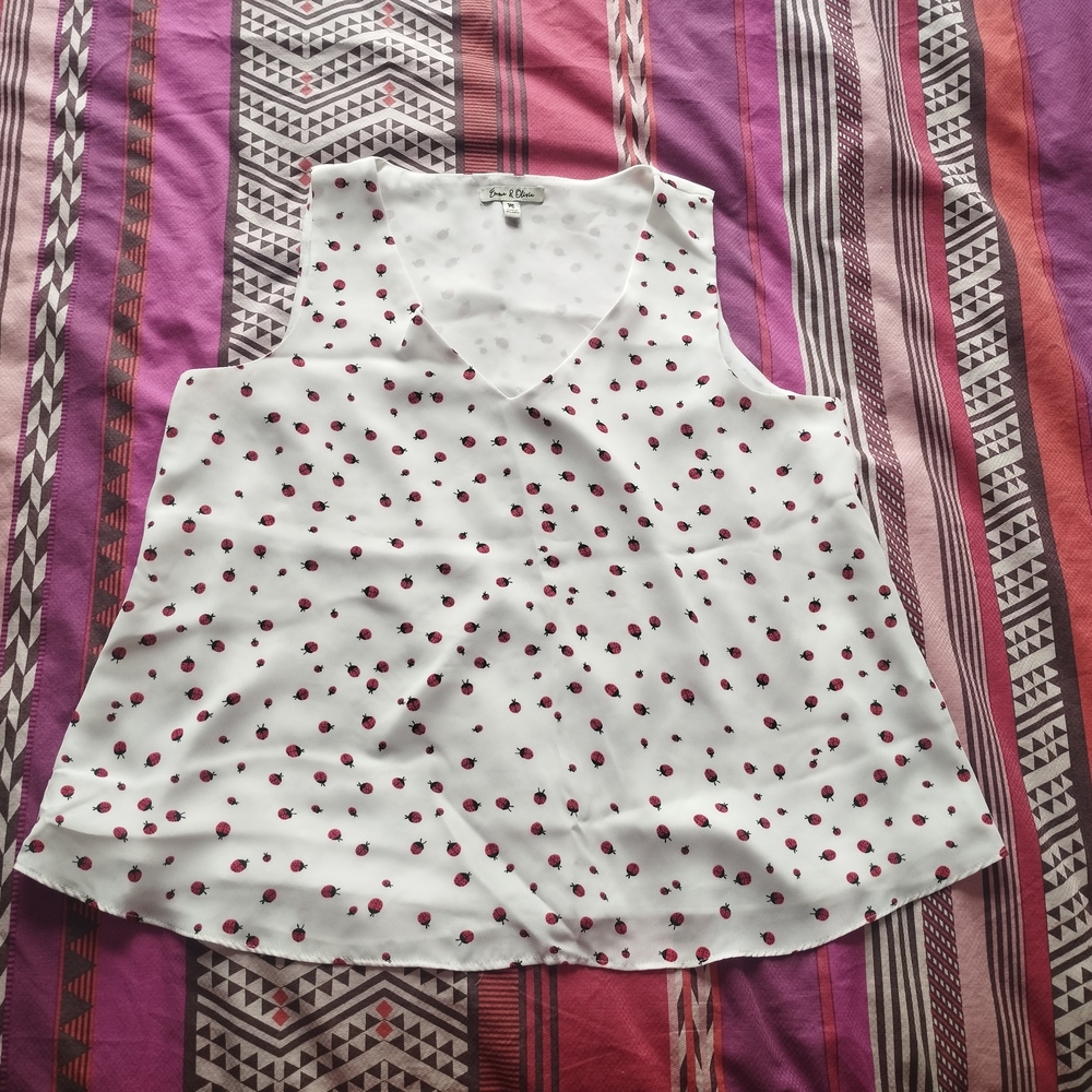 Chic White Tank Top with Red Dots